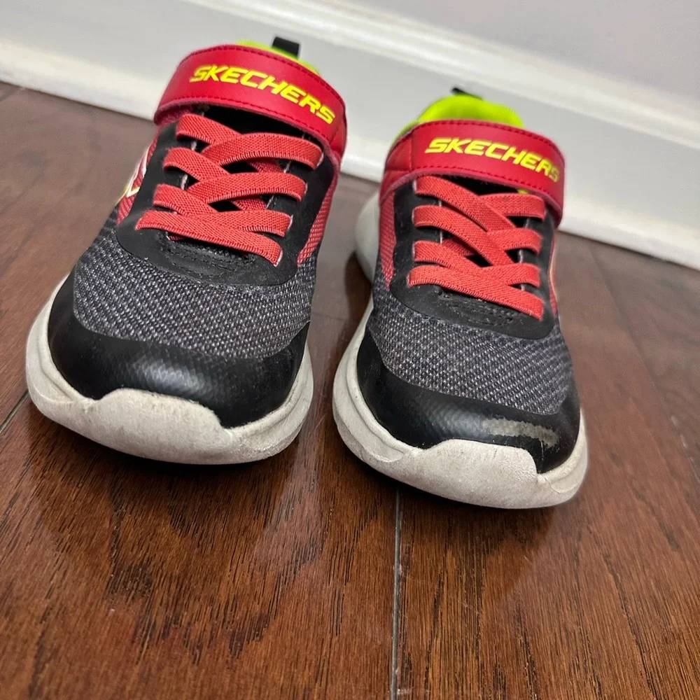 Skechers vibrant sneakers